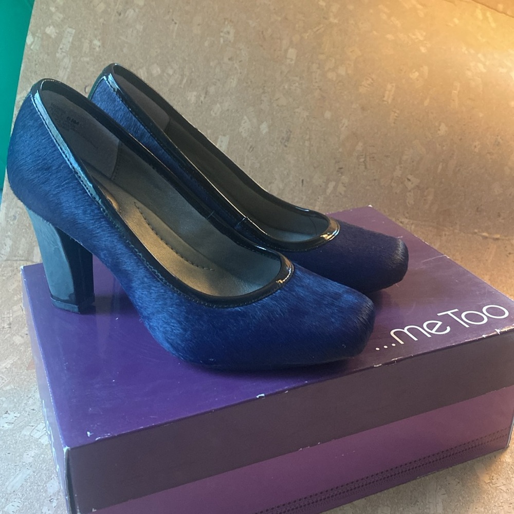 Me Too Navy calf-skin pumps, Size 6.5 M